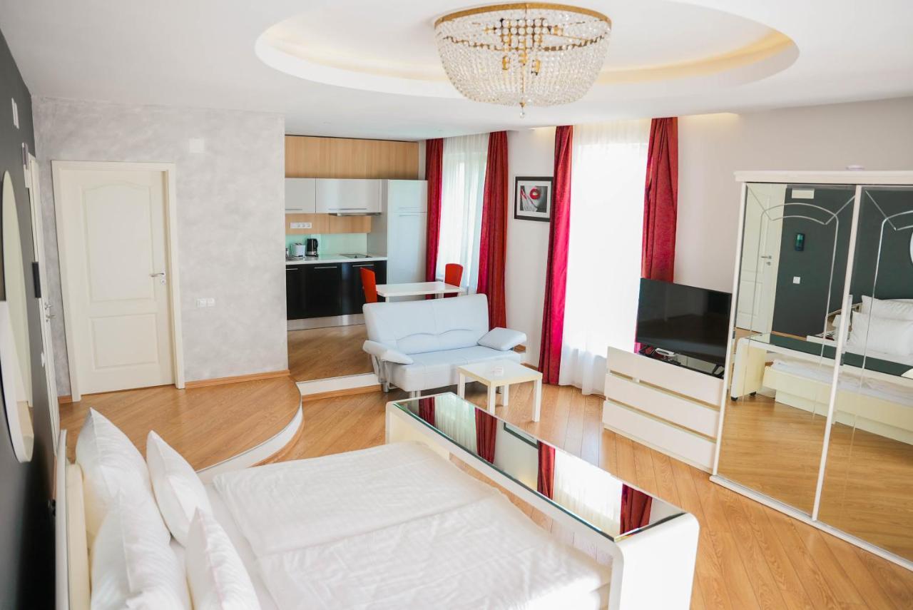 Aparthotel Panoramis Residence Oradea Exterior photo