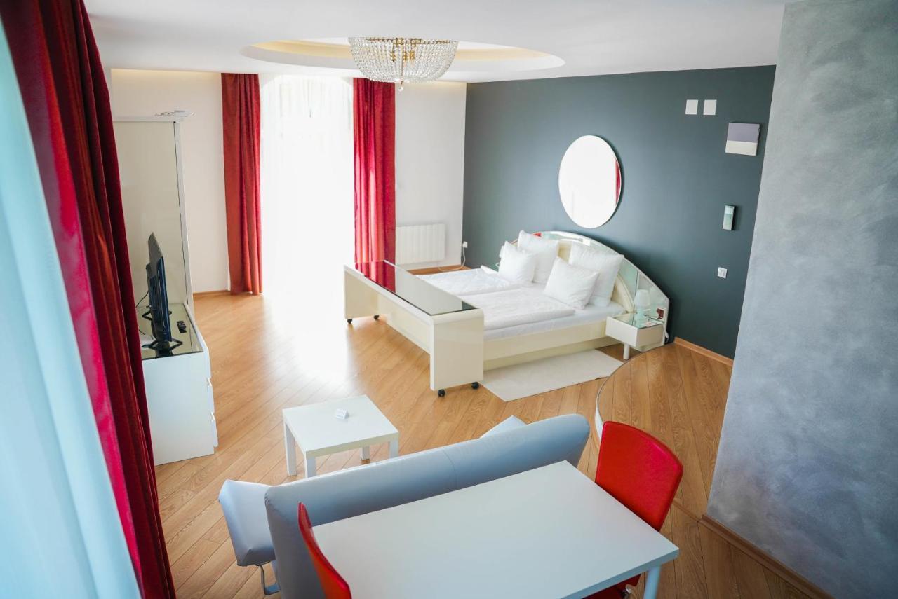 Aparthotel Panoramis Residence Oradea Exterior photo