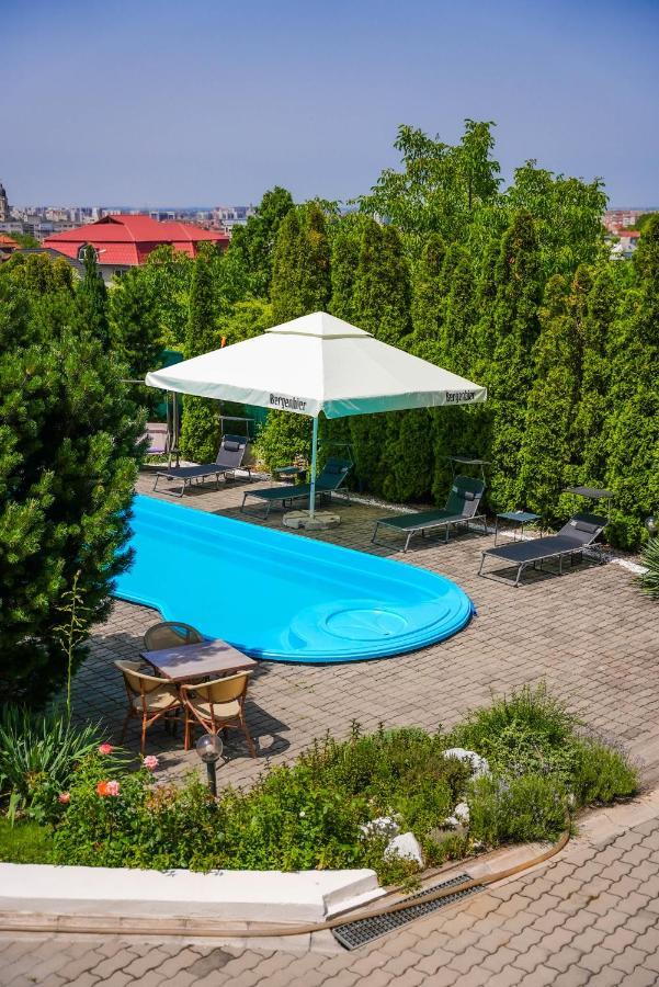 Aparthotel Panoramis Residence Oradea Exterior photo