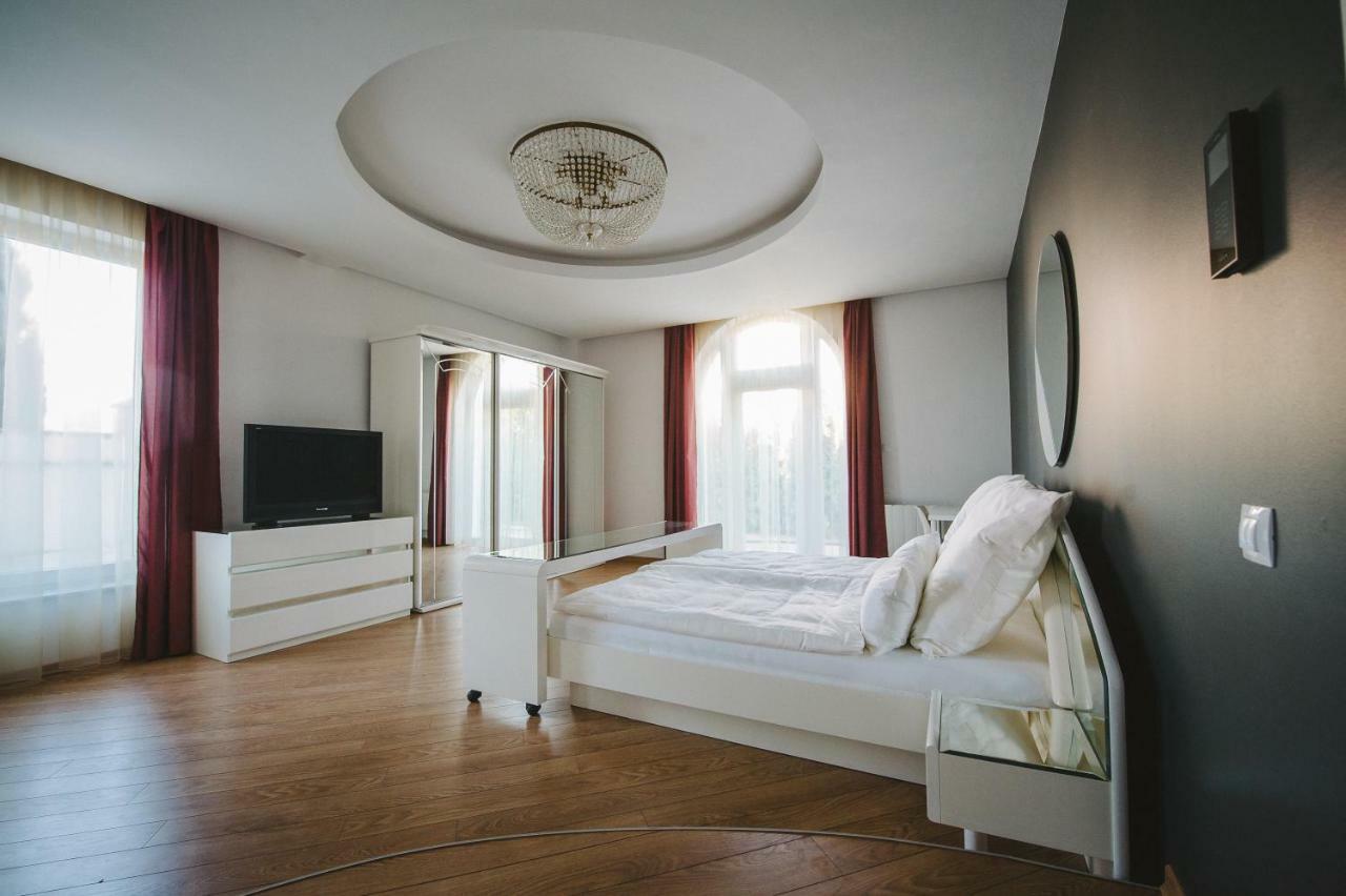 Aparthotel Panoramis Residence Oradea Exterior photo
